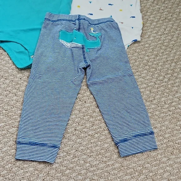 Carter's Outfit Bundle - Picture 8 of 13